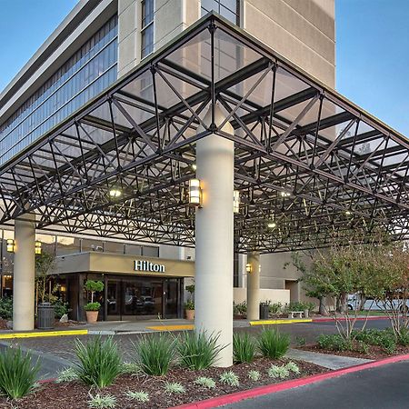 Отель Hilton Sacramento Arden West Экстерьер фото