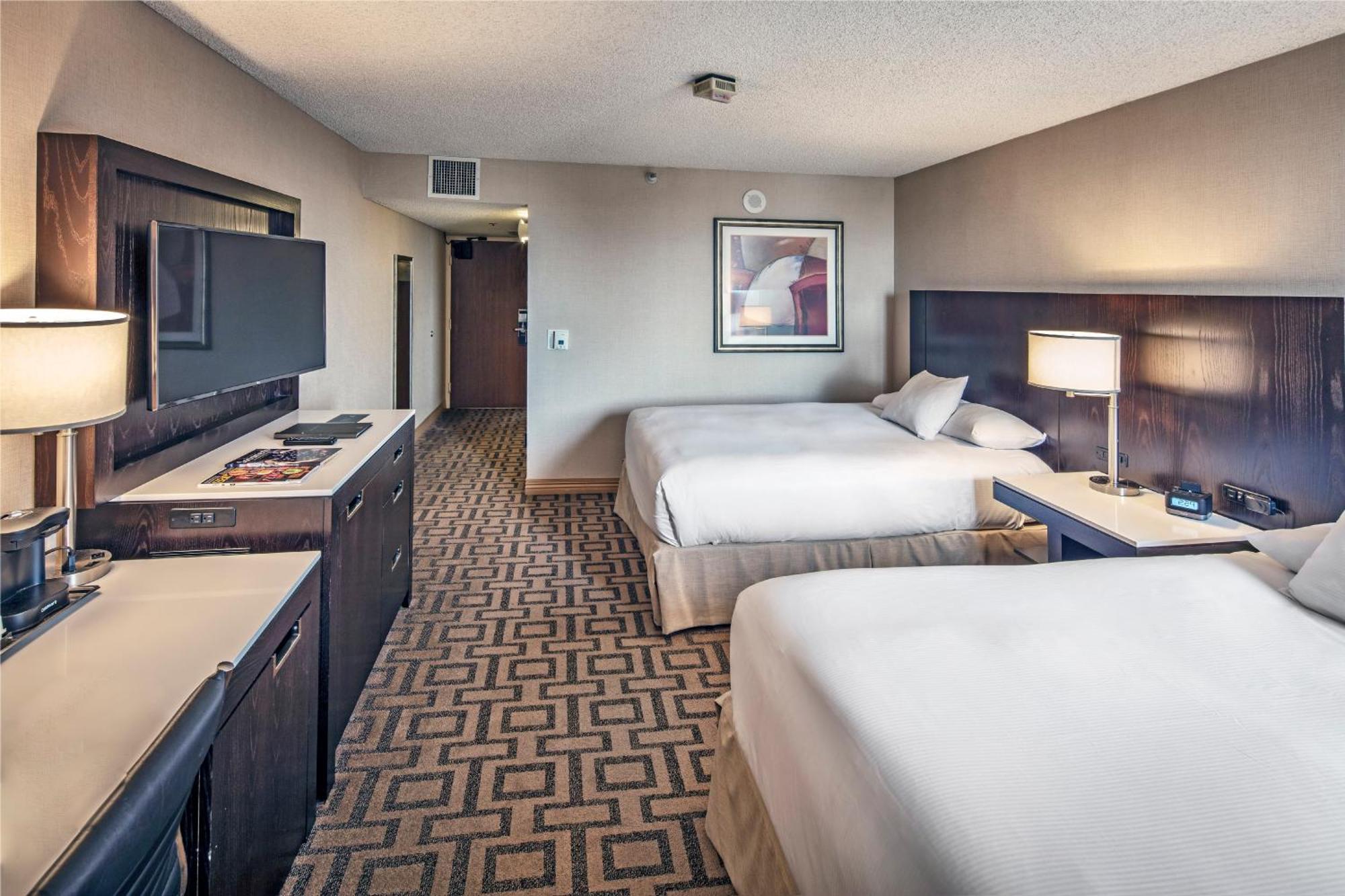 Отель Hilton Sacramento Arden West Экстерьер фото