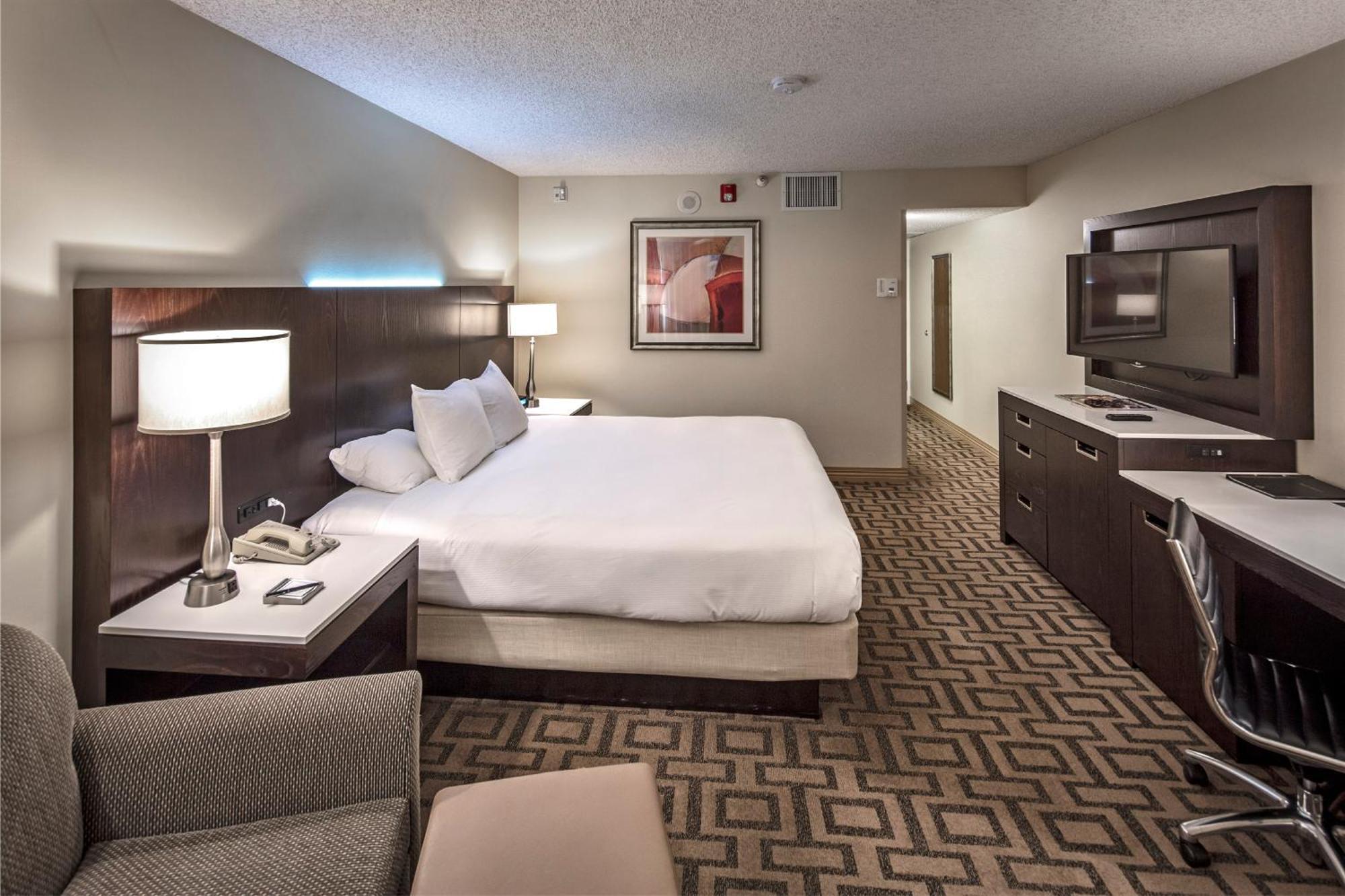 Отель Hilton Sacramento Arden West Экстерьер фото