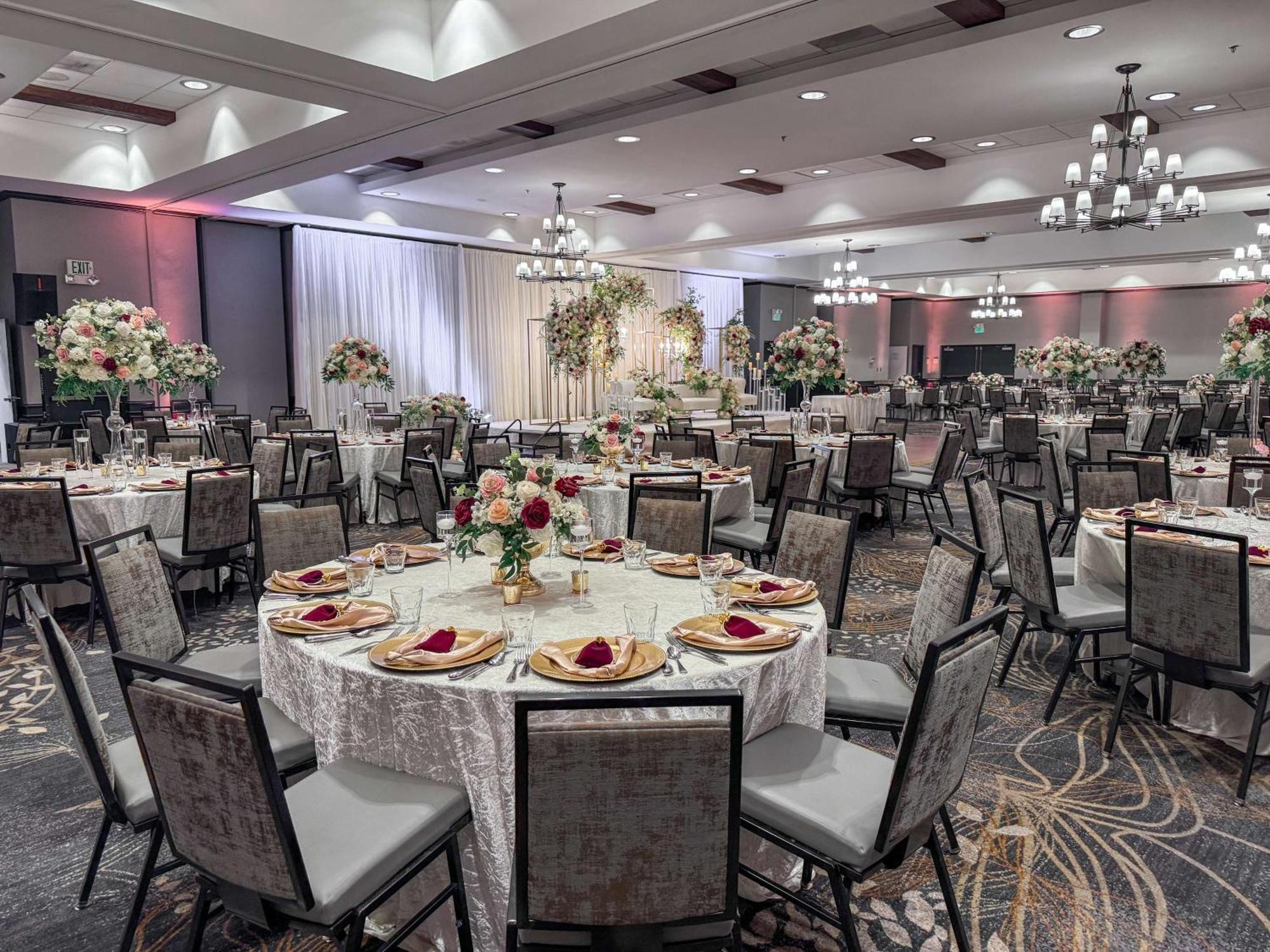 Отель Hilton Sacramento Arden West Экстерьер фото