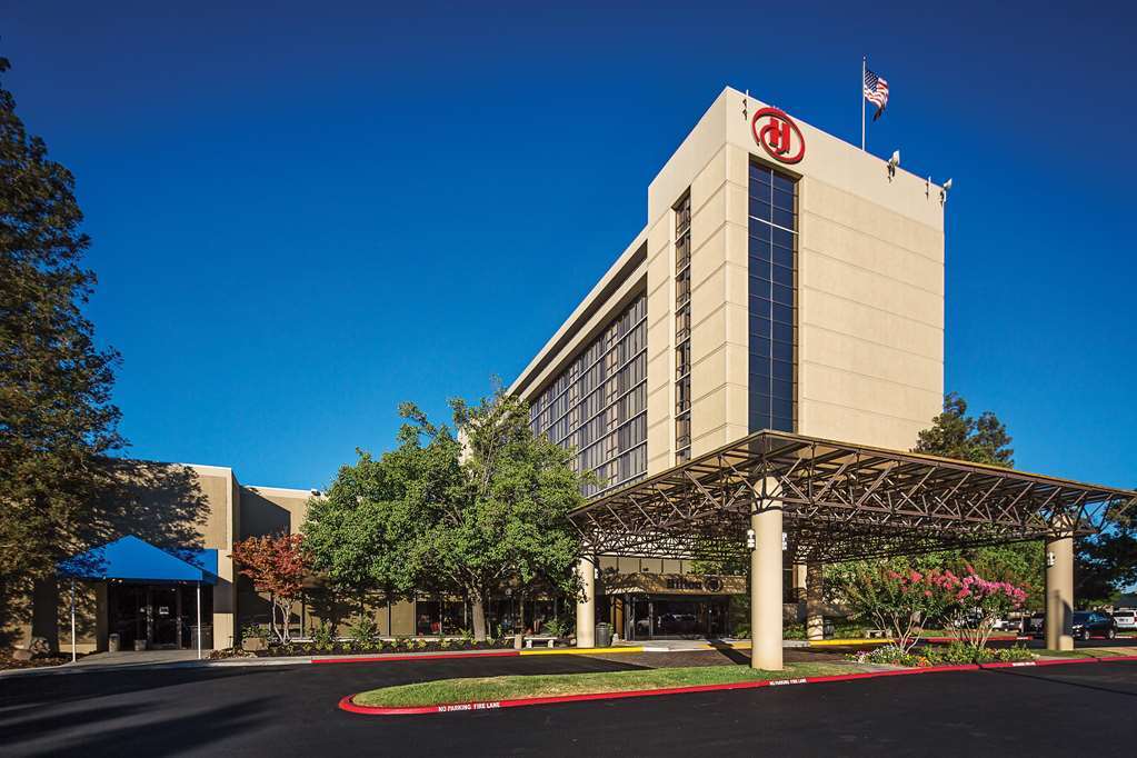Отель Hilton Sacramento Arden West Экстерьер фото